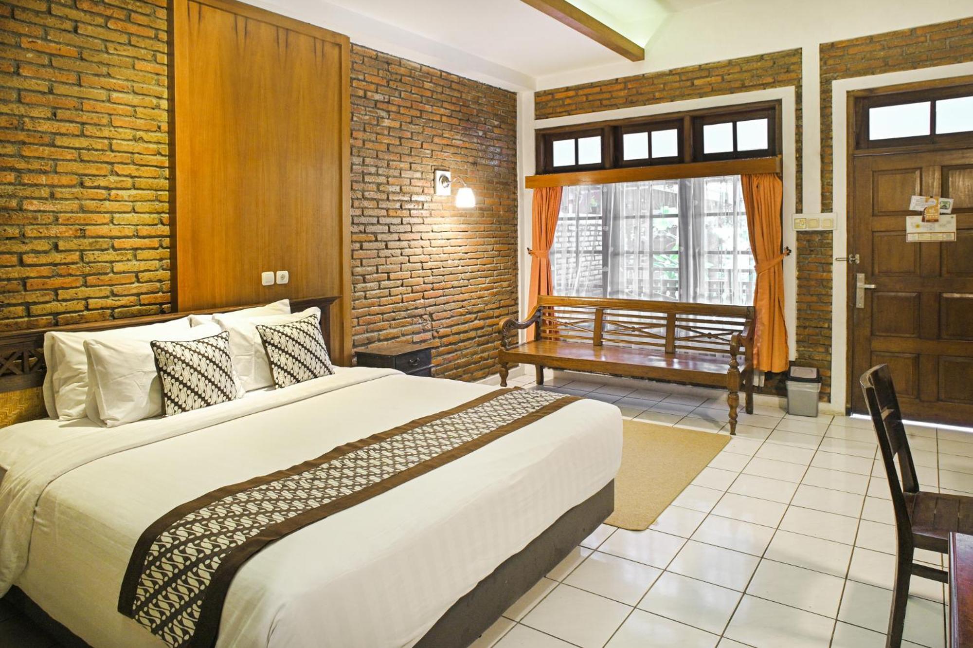Paku Mas Hotel Maguwo Ngoại thất bức ảnh