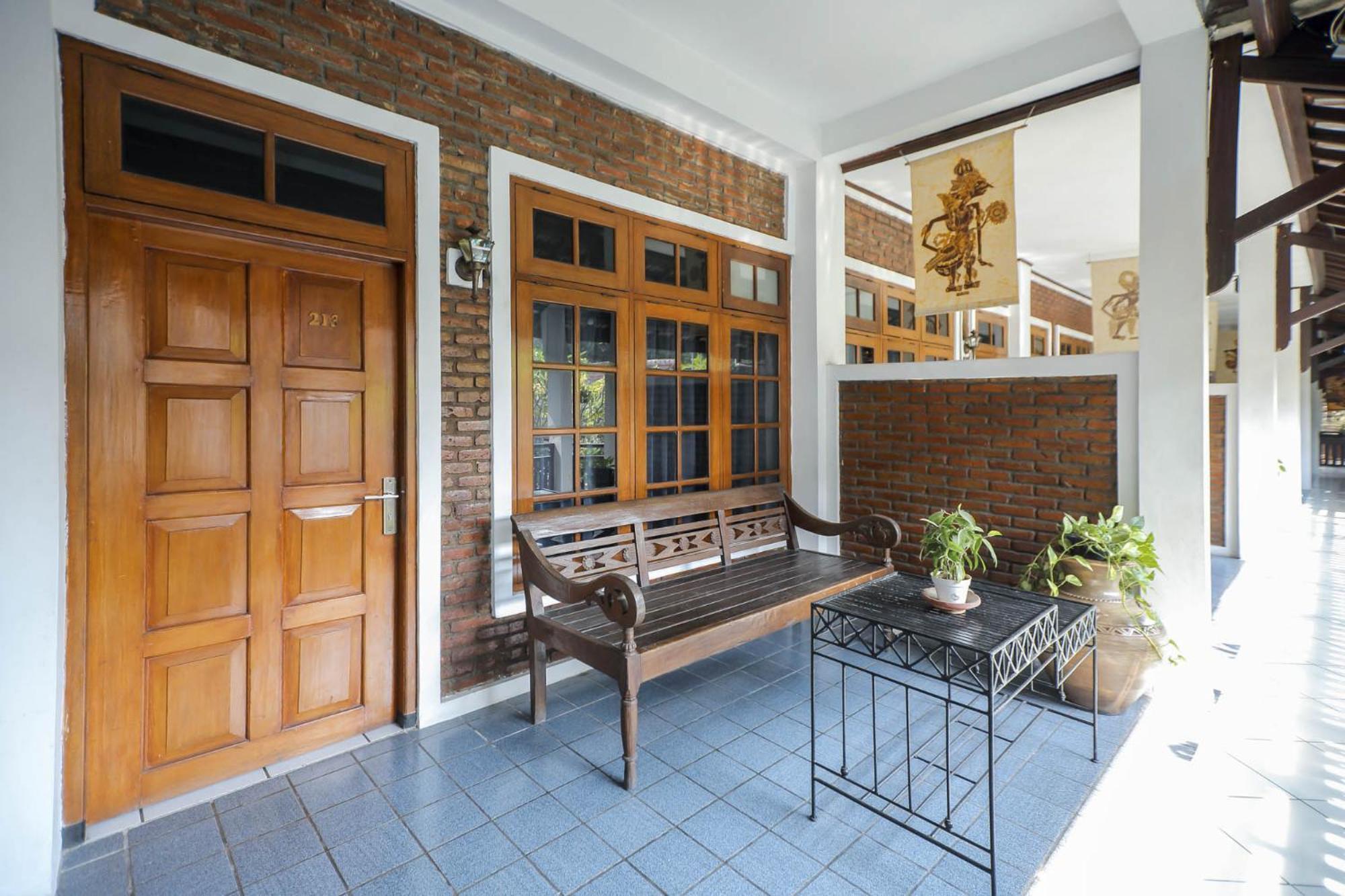 Paku Mas Hotel Maguwo Ngoại thất bức ảnh