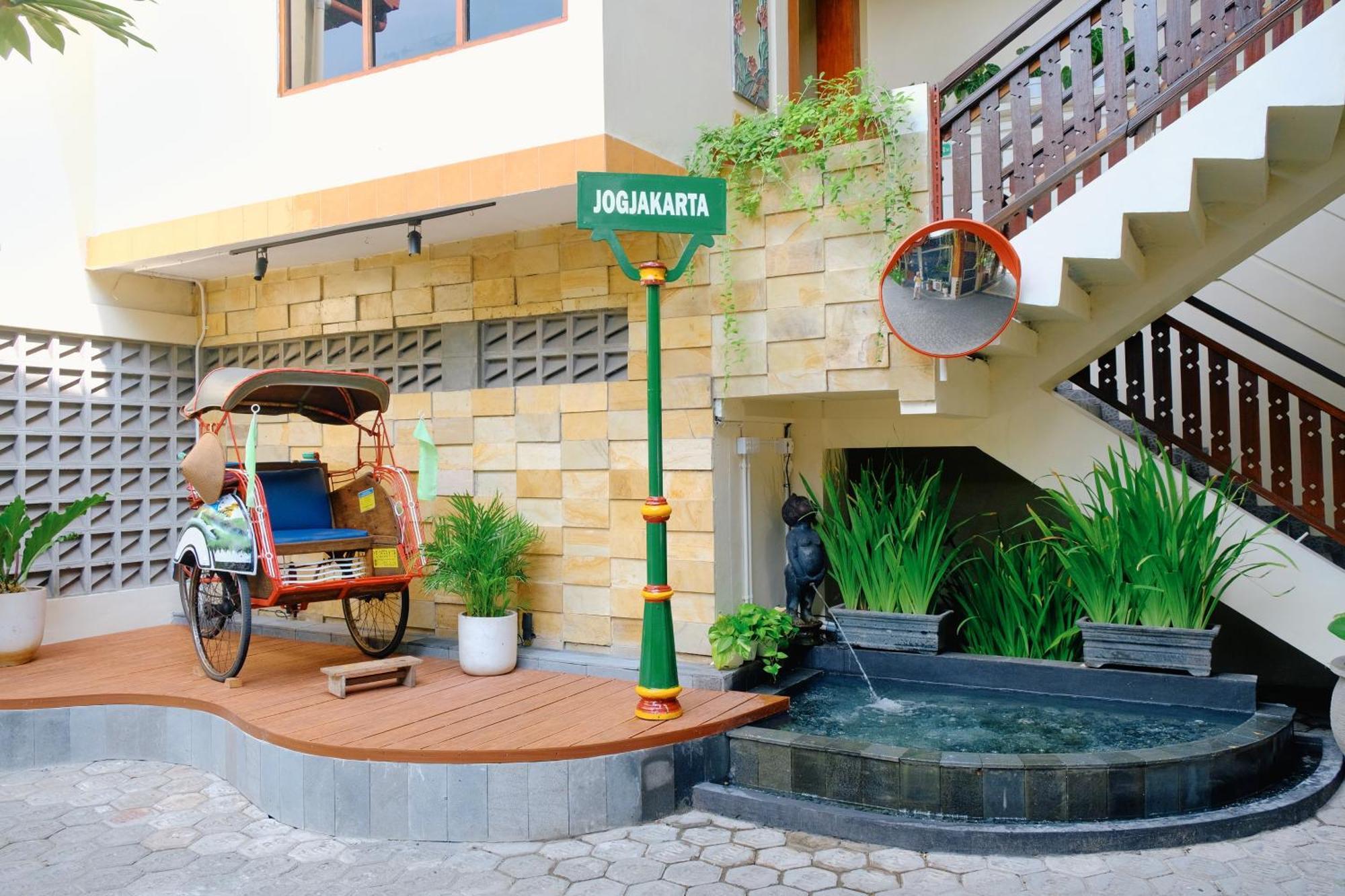 Paku Mas Hotel Maguwo Ngoại thất bức ảnh