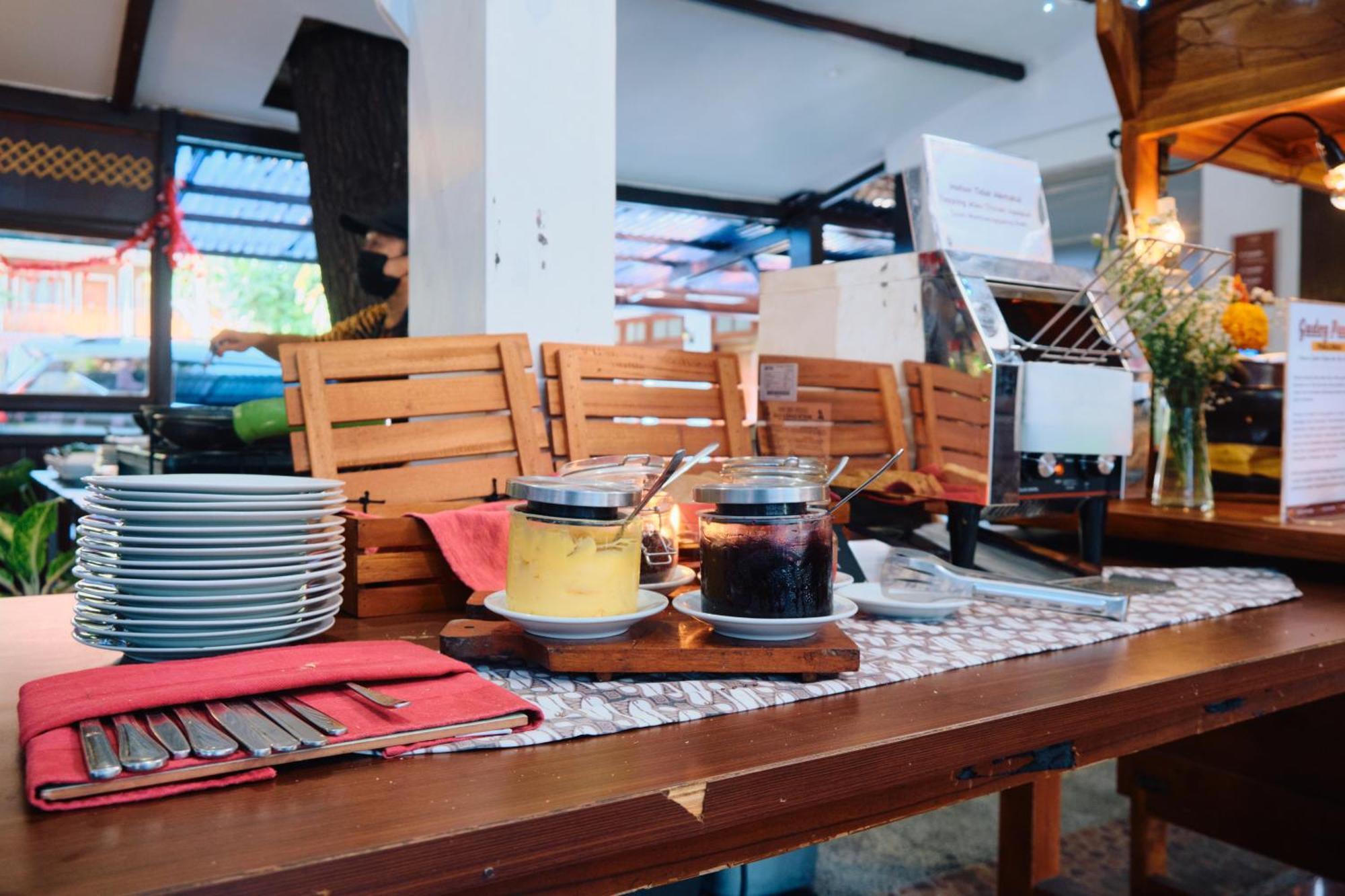Paku Mas Hotel Maguwo Ngoại thất bức ảnh